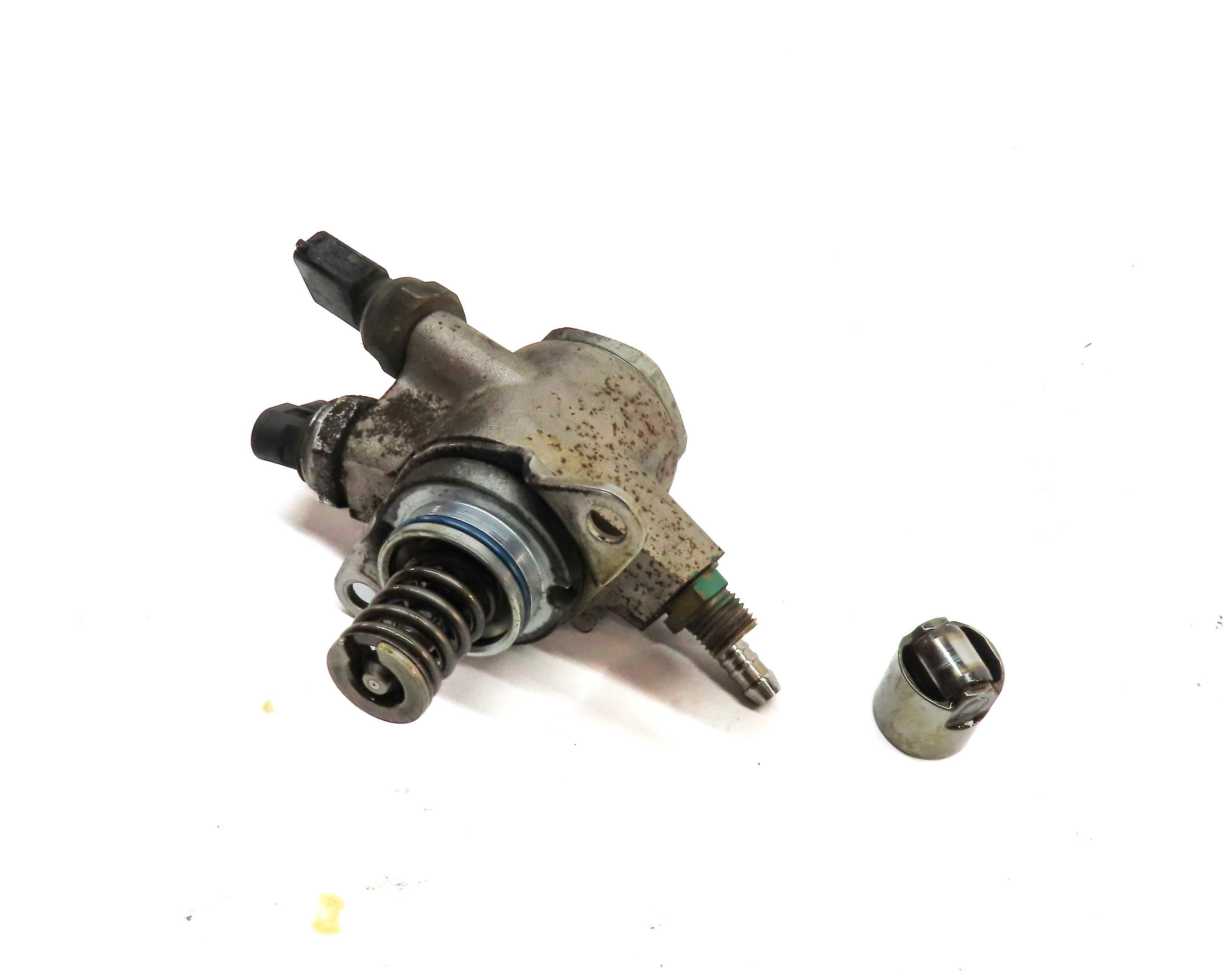 12-17 AUDI A6 A7 A8 Q5 Q7 S4 S5 (B8 8K 8T C7 4L) 3.0L HIGH PRESSURE FUEL PUMP — exact item pictured